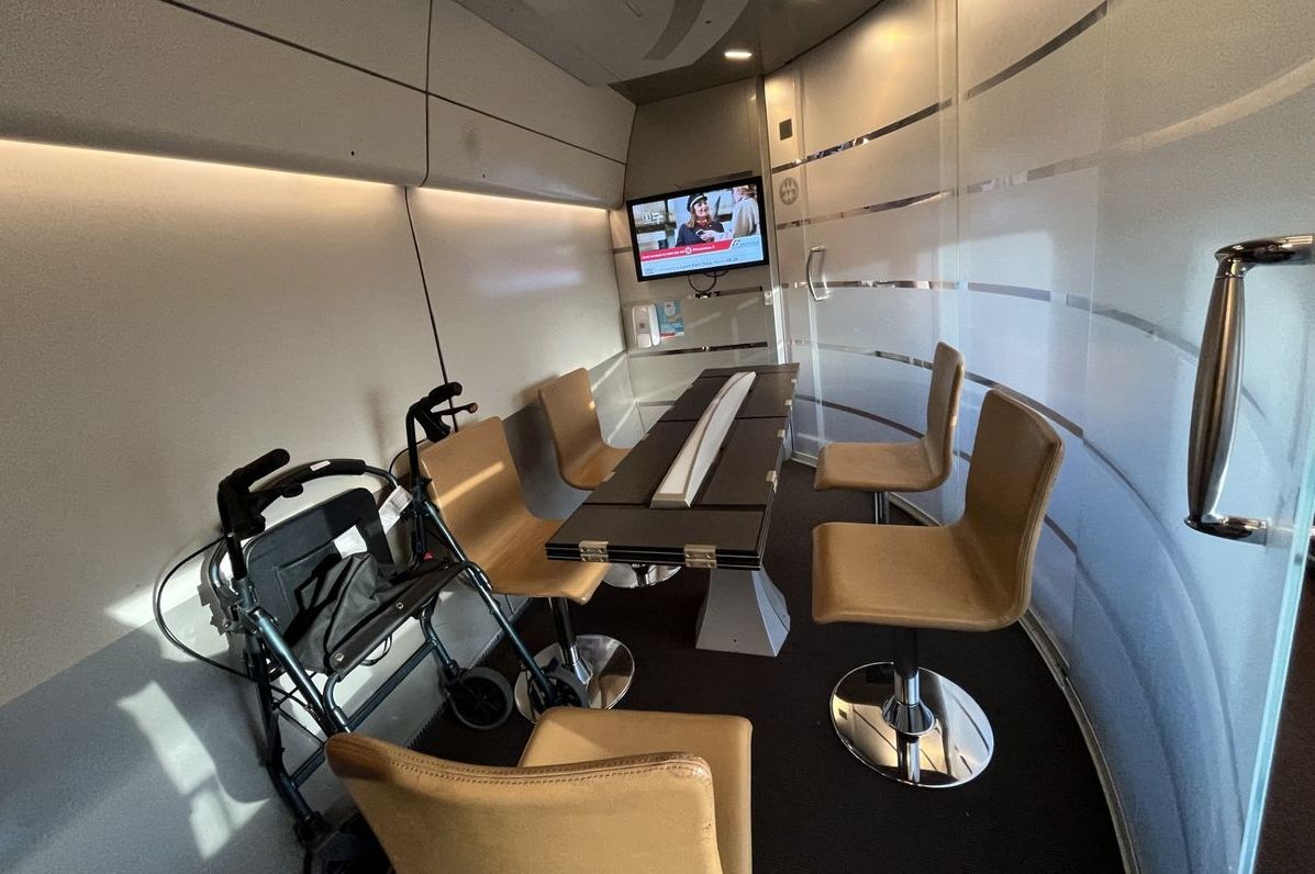 Pour les hommes d'affaires, une salle de réunion privatisable - Photo : PB Pour les hommes d'affaires, une salle de réunion privatisable - Photo : PB