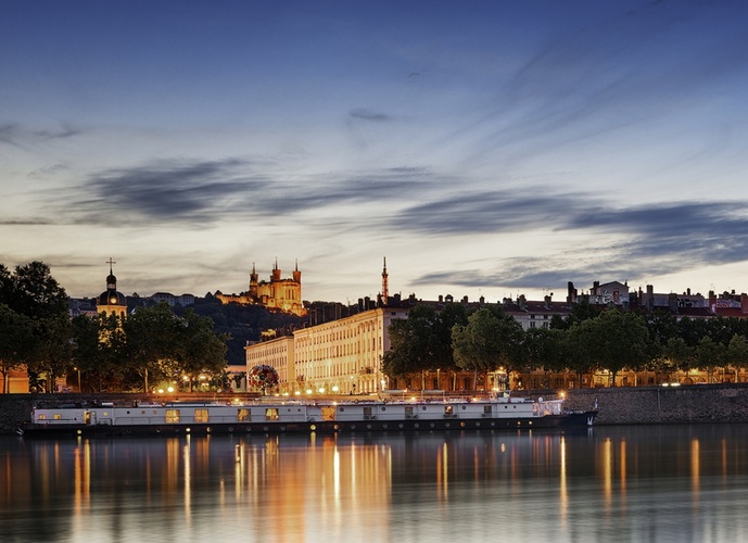 Lyon est l'une des principales escales des croisières fluviales françaises. Un Monde Bleu y organise les excursions et coordonne les prestations terrestres pour le compte de tour-opérateurs internationaux - DepositPhotos.com, Panther Media Seller