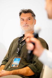 Sur Partir.com, "nous avons trois volets : je m’inspire, je m’informe et je compare" explique Damien Marx - Photo : Jules Despretz Sur Partir.com, "nous avons trois volets : je m’inspire, je m’informe et je compare" explique Damien Marx - Photo : Jules Despretz