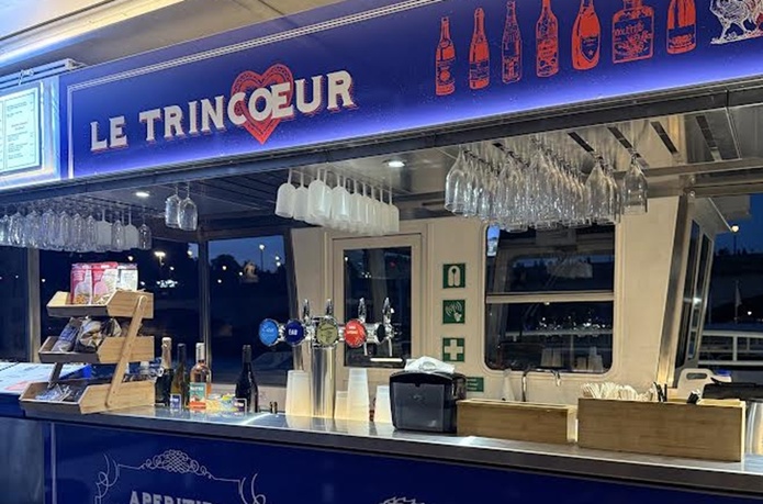 L'innovation repose sur un système de distribution à la tireuse pour les bières, cocktails, eaux et boissons sans alcool @Vedettes de Paris