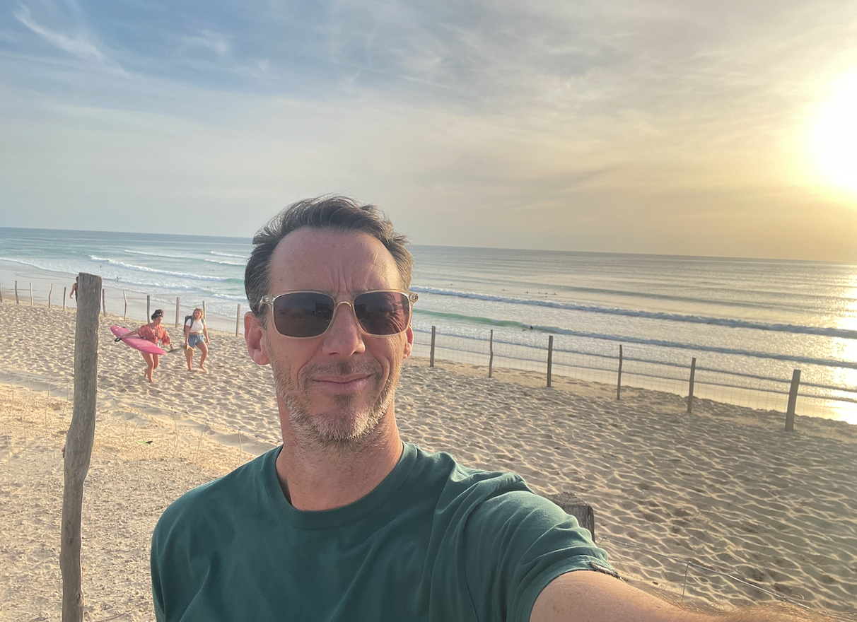 Matthieu Ruty a co-fondé 360° Surf Travel, agence de voyage spécialisée dans les séjours surf et sports de glisse, en 2013, avec son épouse. @360 surf travel