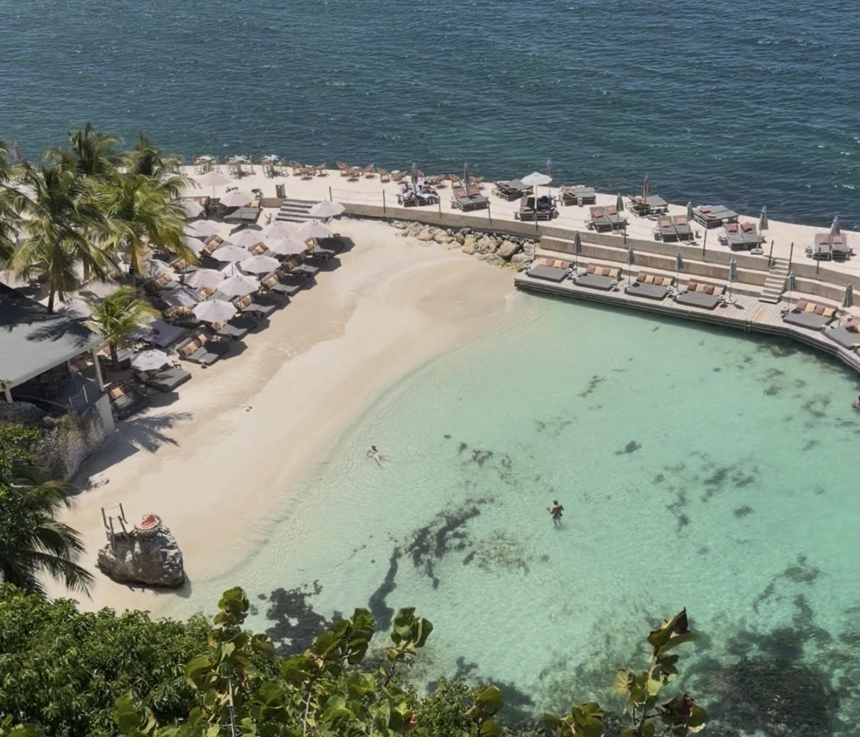 La plage de l'hôtel La Toubana, seul cinq étoiles de la Guadeloupe - Photo : LG La plage de l'hôtel La Toubana, seul cinq étoiles de la Guadeloupe - Photo : LG