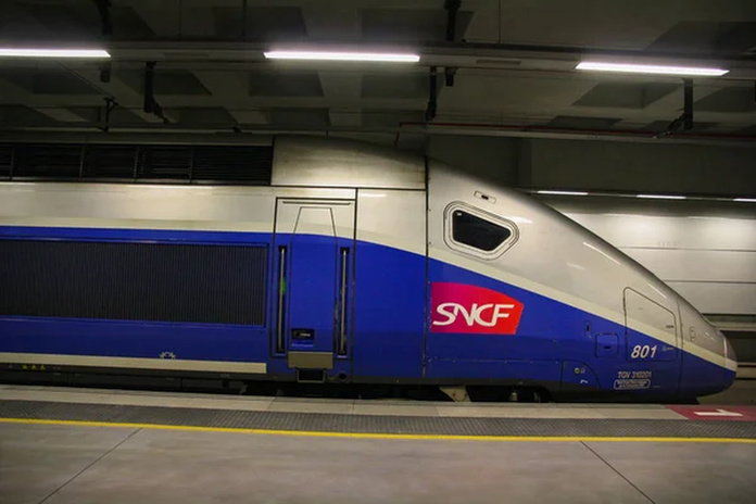 SNCF Connect facilite les voyages en France et en Europe du premier au dernier kilomètre, Depositphotos.com, Photo by jayantbahel