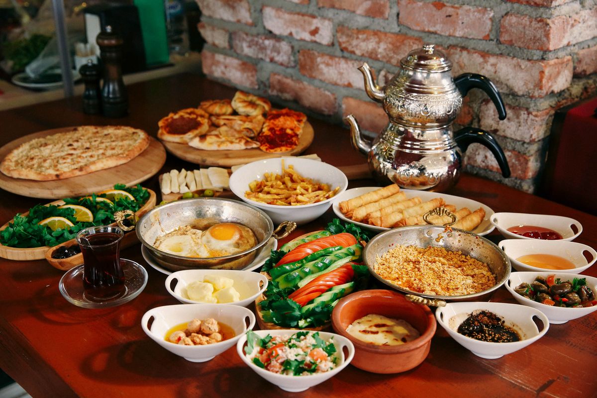 Parmi les atouts de la Turquie, sa gastronomie. © Deposit Photos