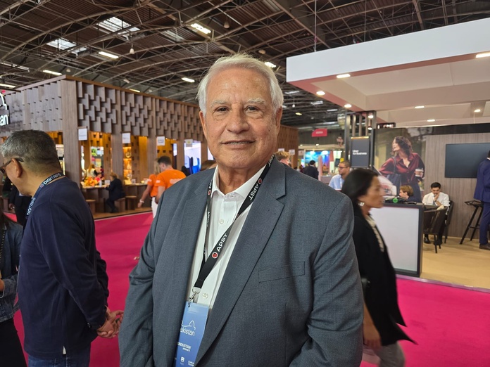 Mumtaz Teker, président de l'APST  dans les allées de l'IFTM - Photo CE