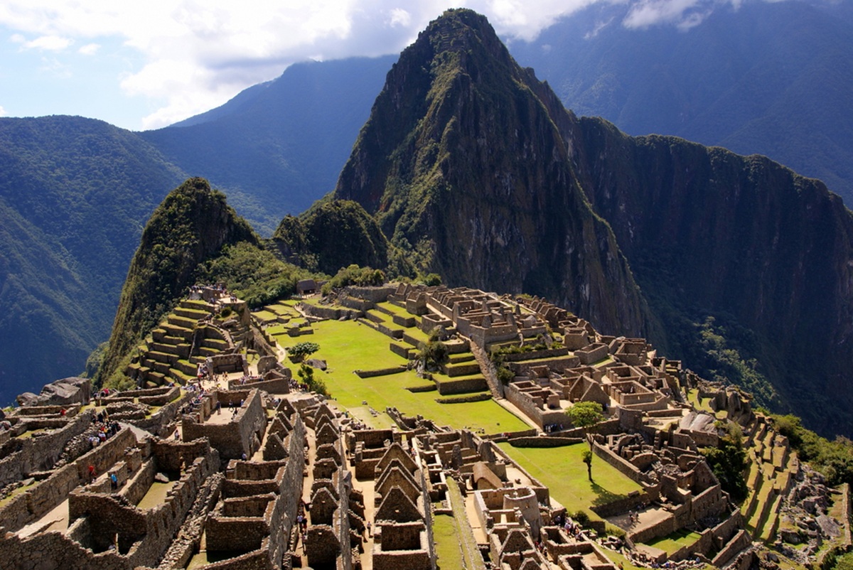 L'accès au Machu Picchu est limité à 4 500 visiteurs par jour la majeure partie de l'année, avec des hausses possibles jusqu'à 5 600 personnes par jour en haute saison touristique. @depositphotos/luq1 L'accès au Machu Picchu est limité à 4 500 visiteurs par jour la majeure partie de l'année, avec des hausses possibles jusqu'à 5 600 personnes par jour en haute saison touristique. @depositphotos/luq1