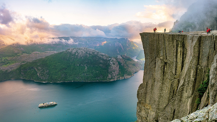 Lysefjord © Hurtigruten / Tommy Simonsen