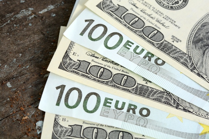 Taux de change : le dollar recule, l’euro sous pression - Depositphotos.com Auteur fotoscool Taux de change : le dollar recule, l’euro sous pression - Depositphotos.com Auteur fotoscool